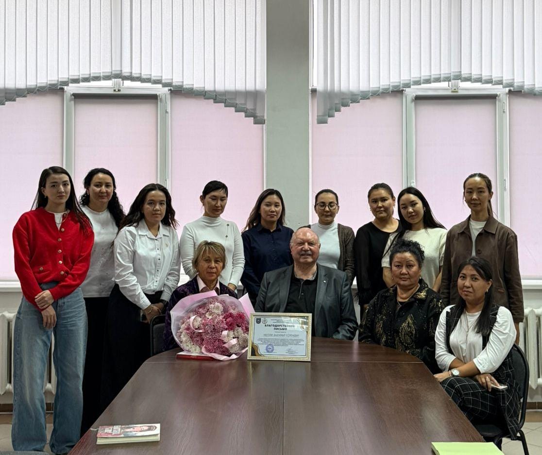 Ұрпақтар сабақтастығы: профессор В. Е. Мессерле докторанттармен кездесті